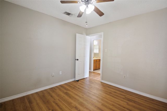 903 Robinwood Court, Arlington, TX 76017