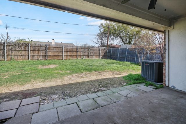 903 Robinwood Court, Arlington, TX 76017