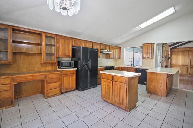 903 Robinwood Court, Arlington, TX 76017