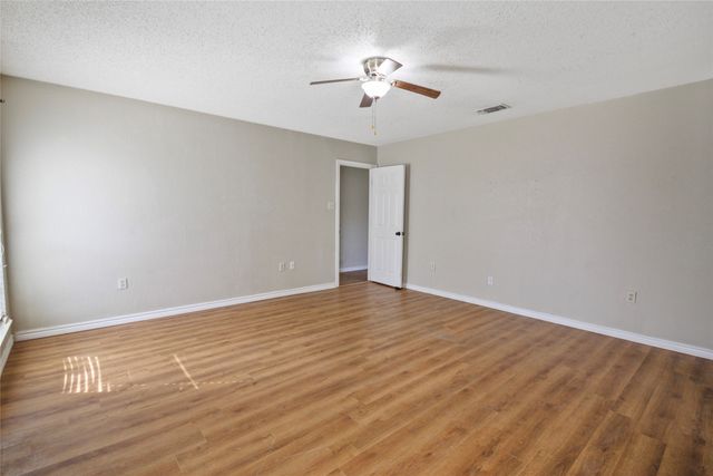 903 Robinwood Court, Arlington, TX 76017