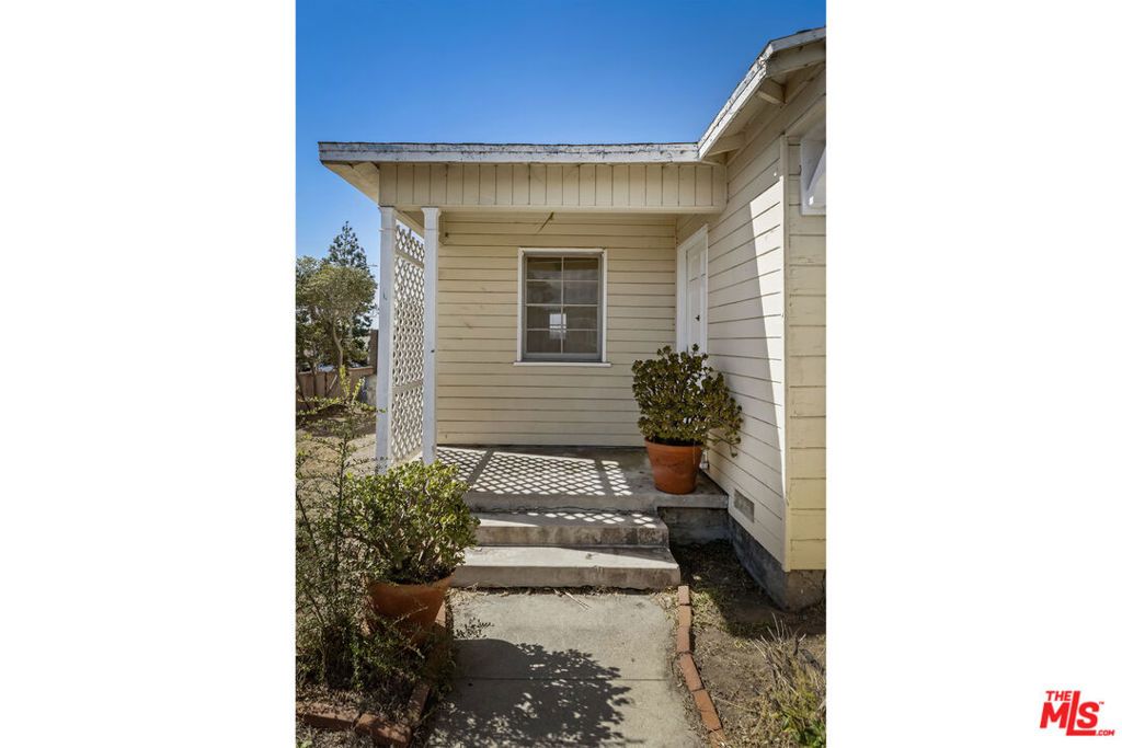 1151 Chestnut Avenue, Manhattan Beach, CA 90266 — photo 4