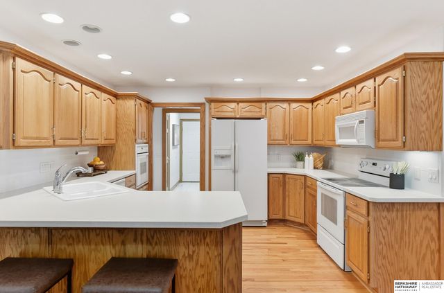 113 Shoreline Drive, Carter Lake, IA 51510