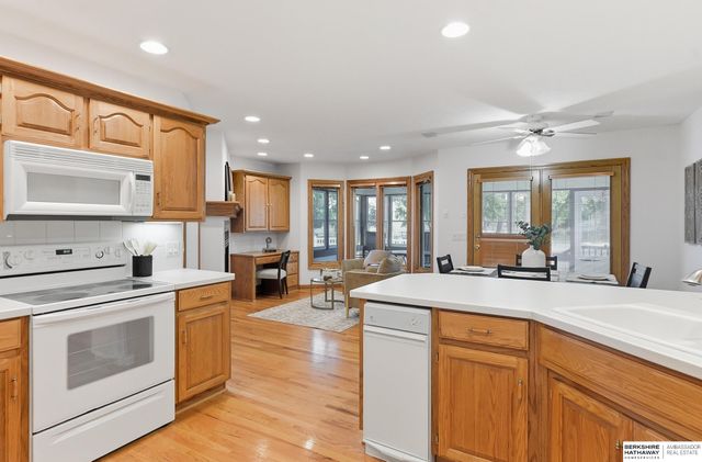 113 Shoreline Drive, Carter Lake, IA 51510