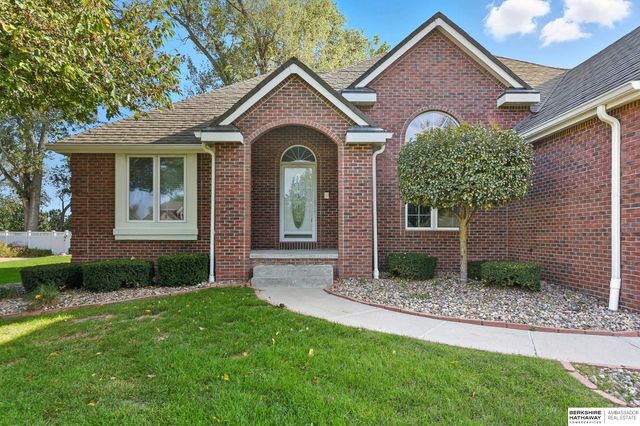 113 Shoreline Drive, Carter Lake, IA 51510