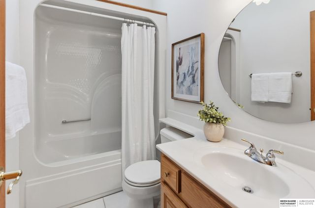 113 Shoreline Drive, Carter Lake, IA 51510