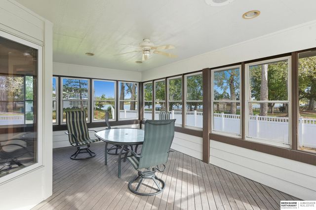 113 Shoreline Drive, Carter Lake, IA 51510