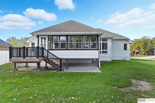 113 Shoreline Drive, Carter Lake, IA 51510