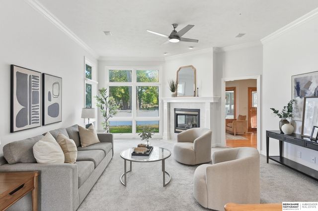 113 Shoreline Drive, Carter Lake, IA 51510