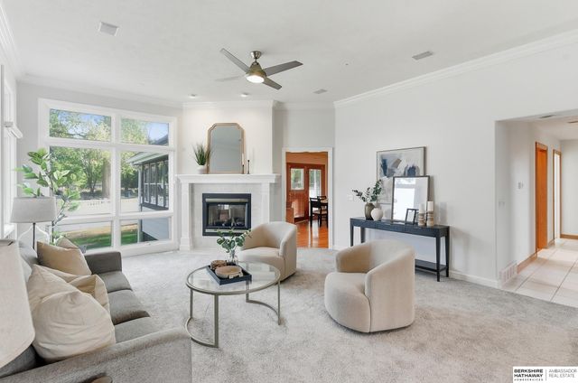 113 Shoreline Drive, Carter Lake, IA 51510