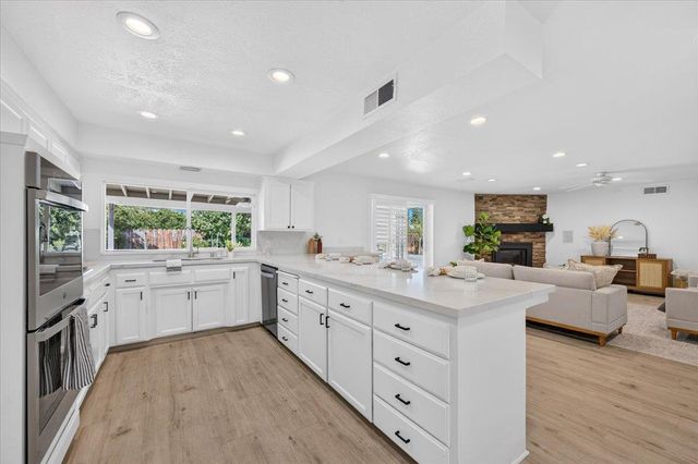 1634 W Morris Avenue, Fresno, CA 93711