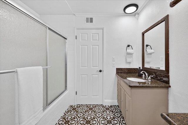 1634 W Morris Avenue, Fresno, CA 93711