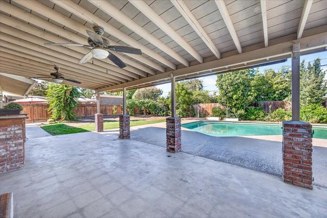 1634 W Morris Avenue, Fresno, CA 93711