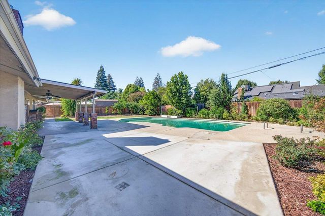 1634 W Morris Avenue, Fresno, CA 93711