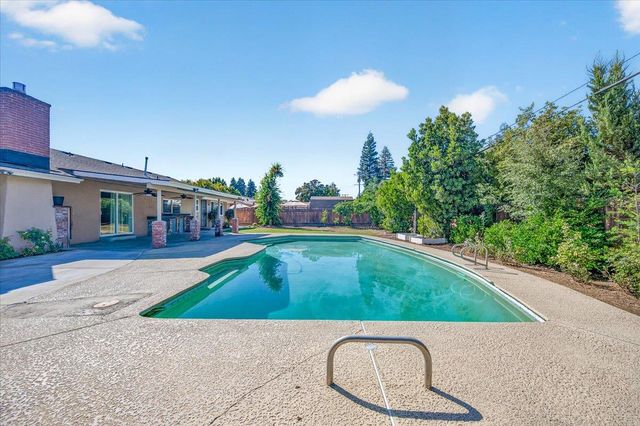1634 W Morris Avenue, Fresno, CA 93711