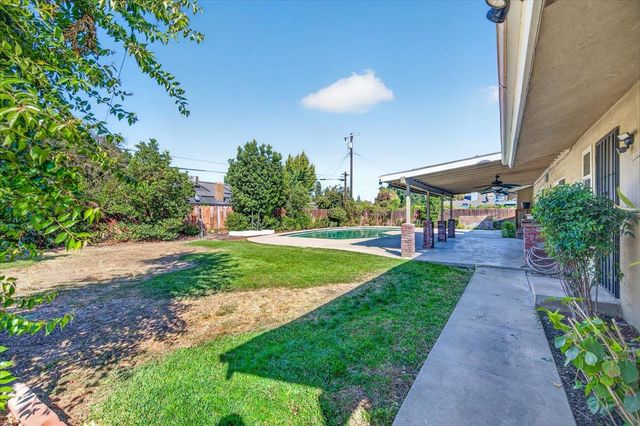 1634 W Morris Avenue, Fresno, CA 93711
