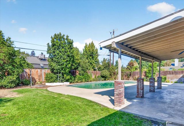 1634 W Morris Avenue, Fresno, CA 93711