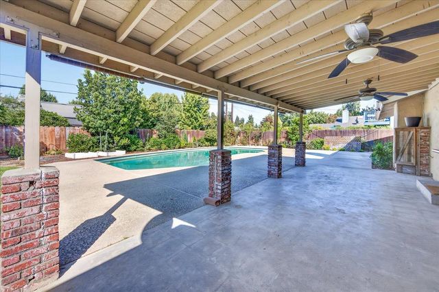 1634 W Morris Avenue, Fresno, CA 93711