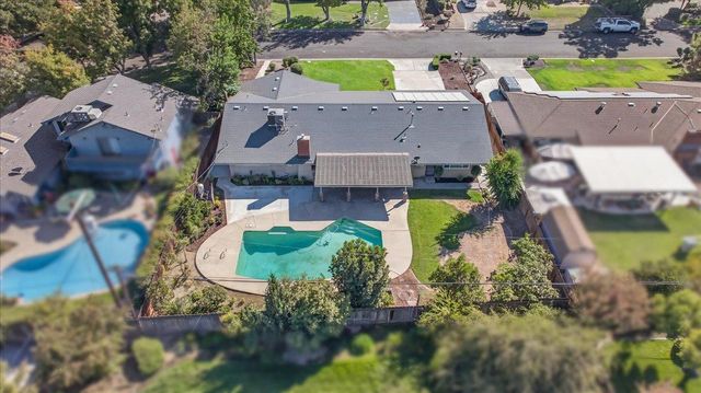 1634 W Morris Avenue, Fresno, CA 93711