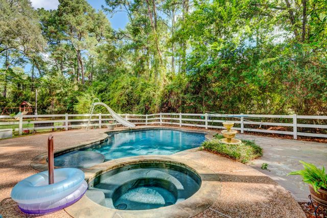 21015 Imperial Oak Drive, Magnolia, TX 77355