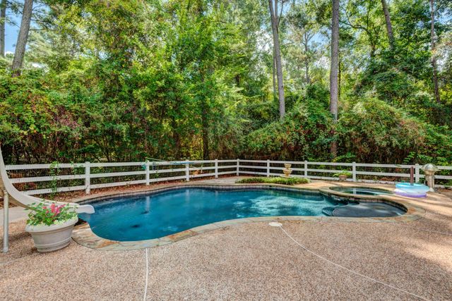 21015 Imperial Oak Drive, Magnolia, TX 77355