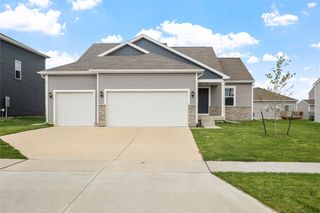 10311 Southerwick Place, Johnston, IA 50131
