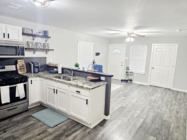6114 Torreon Street, Houston, TX 77026