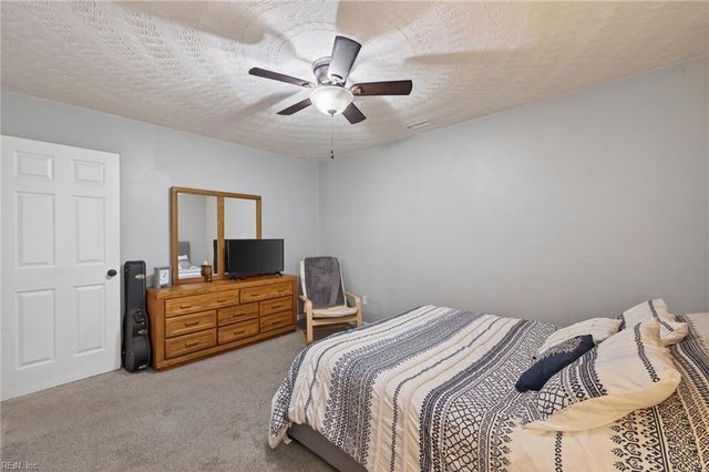 725 Providence RD, Chesapeake, VA 23325
