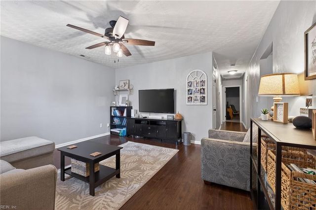 725 Providence RD, Chesapeake, VA 23325