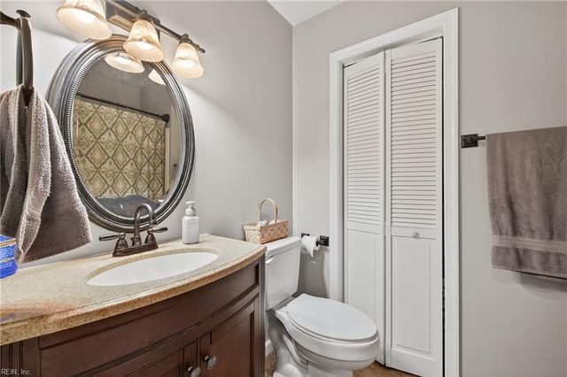 725 Providence RD, Chesapeake, VA 23325