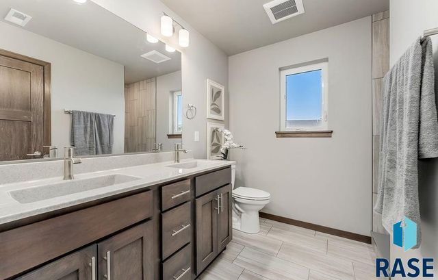 1220 E Dutch St Street, Tea, SD 57064