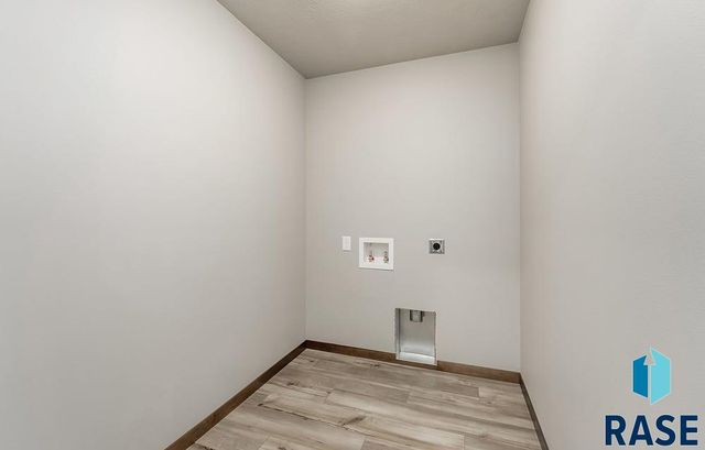 1220 E Dutch St Street, Tea, SD 57064