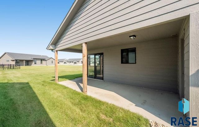 1220 E Dutch St Street, Tea, SD 57064