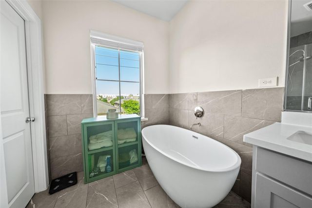 5232 Schuler Street, Houston, TX 77007