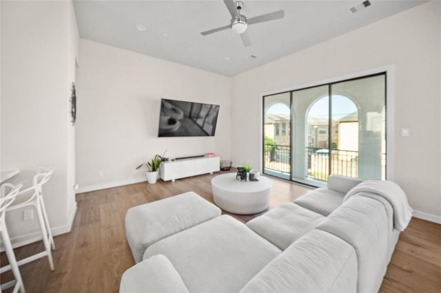 5232 Schuler Street, Houston, TX 77007
