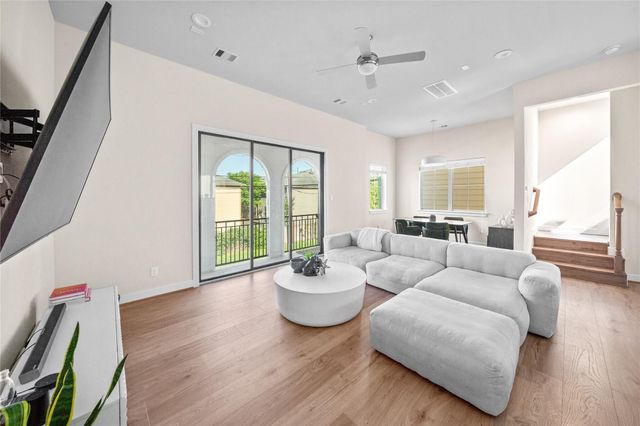 5232 Schuler Street, Houston, TX 77007