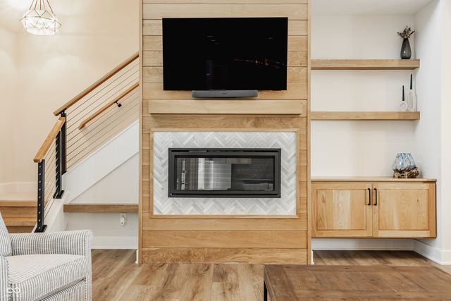 8095 Melbourne Place, Zionsville, IN 46077