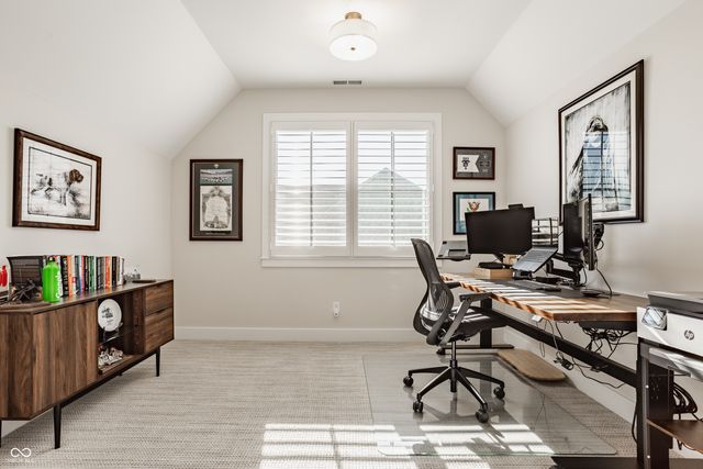 8095 Melbourne Place, Zionsville, IN 46077