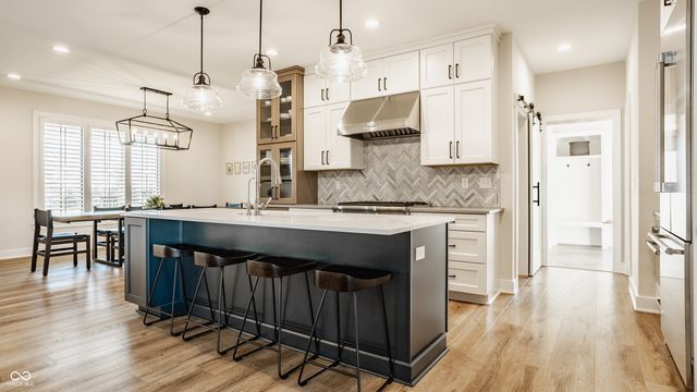 8095 Melbourne Place, Zionsville, IN 46077