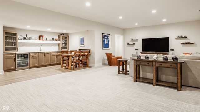 8095 Melbourne Place, Zionsville, IN 46077