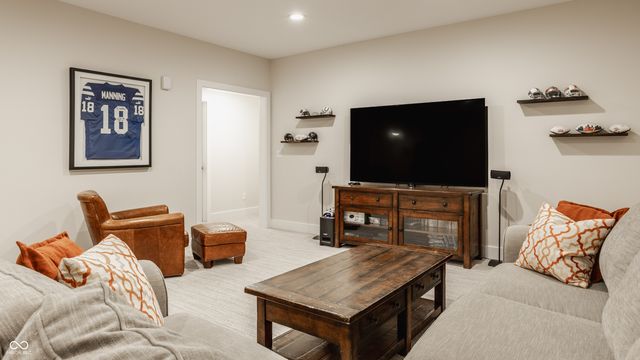 8095 Melbourne Place, Zionsville, IN 46077