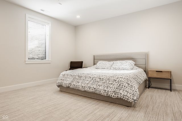 8095 Melbourne Place, Zionsville, IN 46077