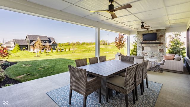 8095 Melbourne Place, Zionsville, IN 46077