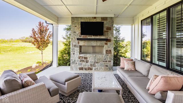 8095 Melbourne Place, Zionsville, IN 46077