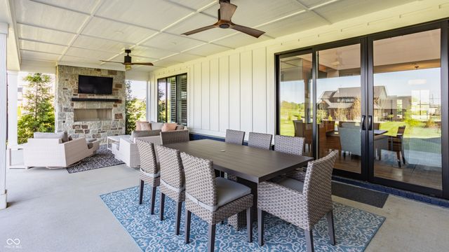 8095 Melbourne Place, Zionsville, IN 46077