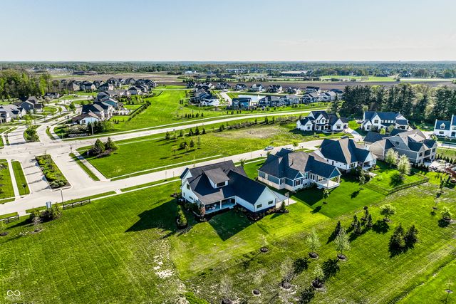 8095 Melbourne Place, Zionsville, IN 46077