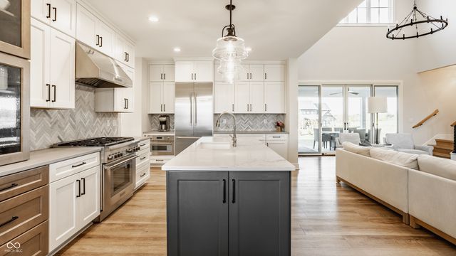 8095 Melbourne Place, Zionsville, IN 46077