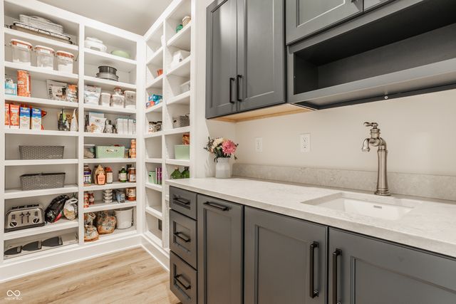8095 Melbourne Place, Zionsville, IN 46077