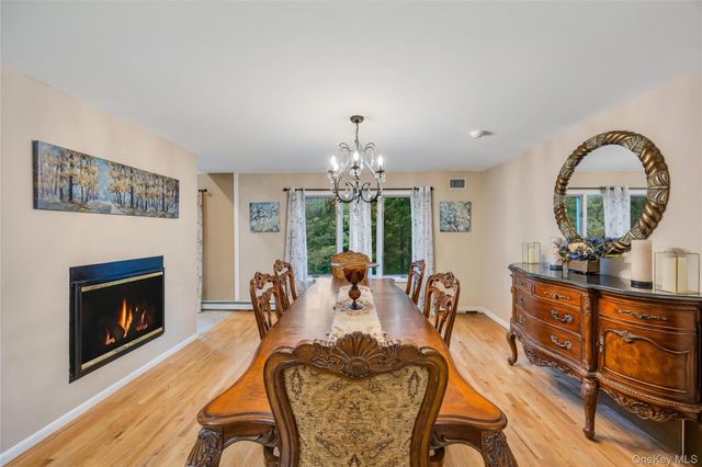 275 S Gillette Avenue, Bayport, NY 11705