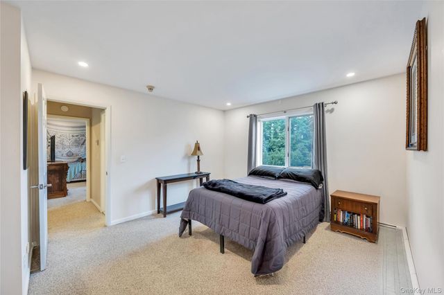 275 S Gillette Avenue, Bayport, NY 11705