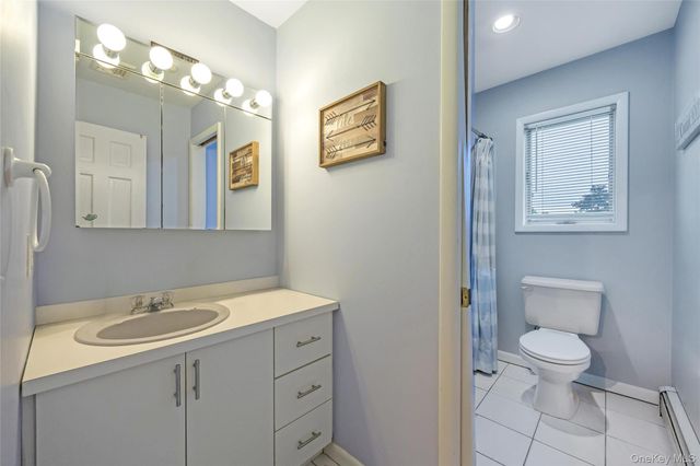 275 S Gillette Avenue, Bayport, NY 11705